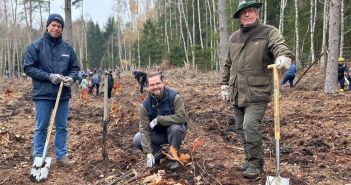 WEMAG pflanzt 12. Zukunftswald gegen Klimawandel und für (Foto: WEMAG AG)